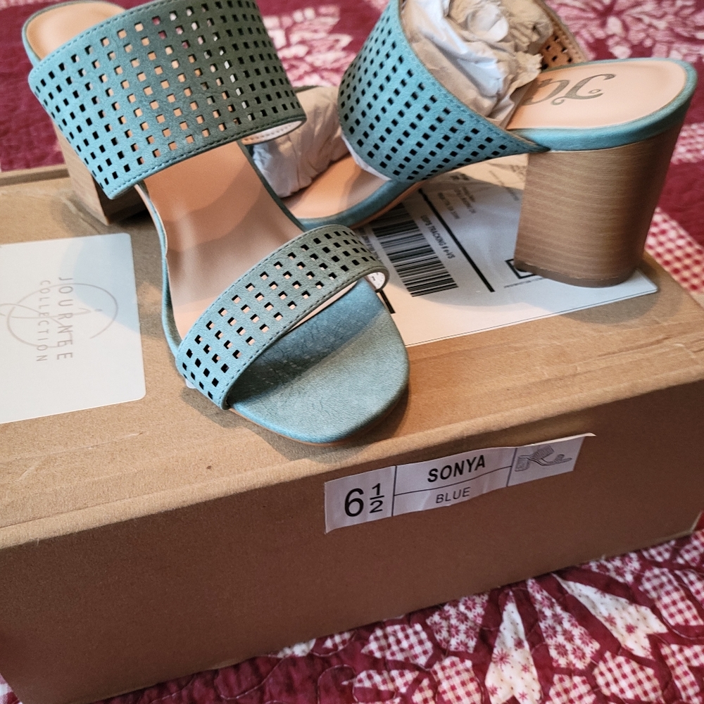Women's shoes